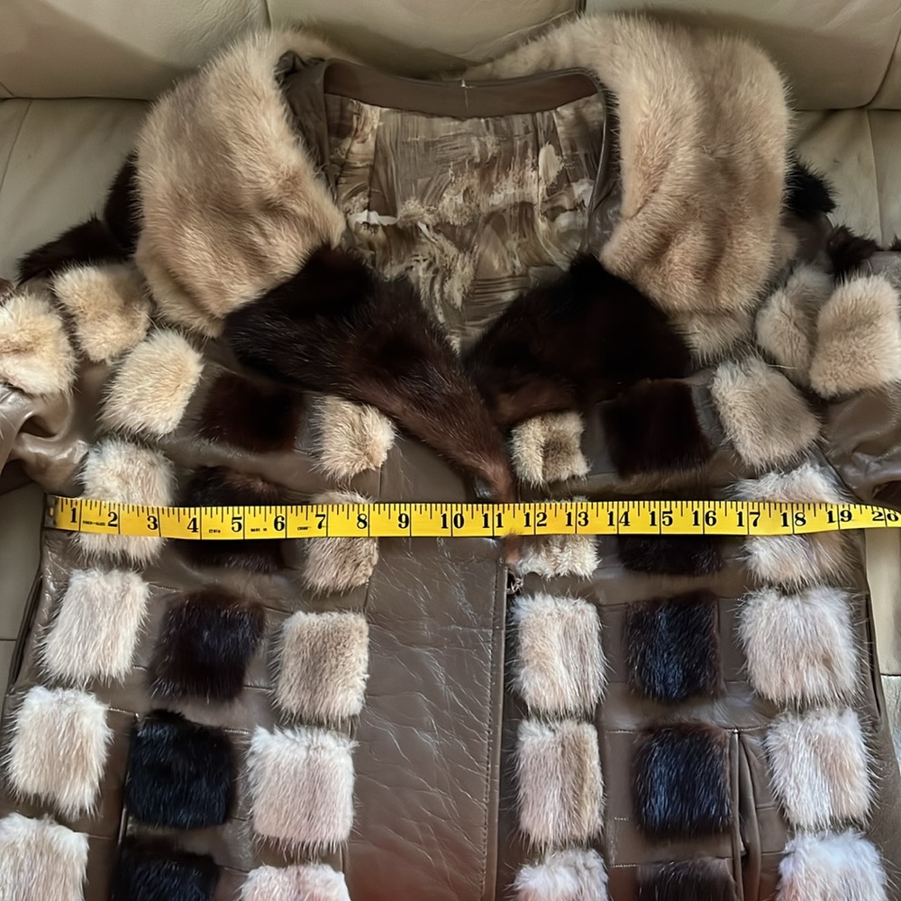 70’s Aesthetic, Vintage It Girl Fur Coat! - Picture 8 of 12